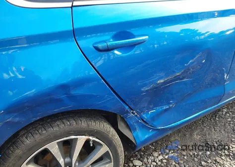 2018 Hyundai Elantra Gt z USA, uszkodzony, nr VIN KMHH35LE8JU024213